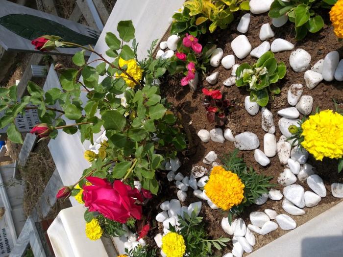 Bursa Gemlik Mezar Bakimi  09 Mayıs 2019